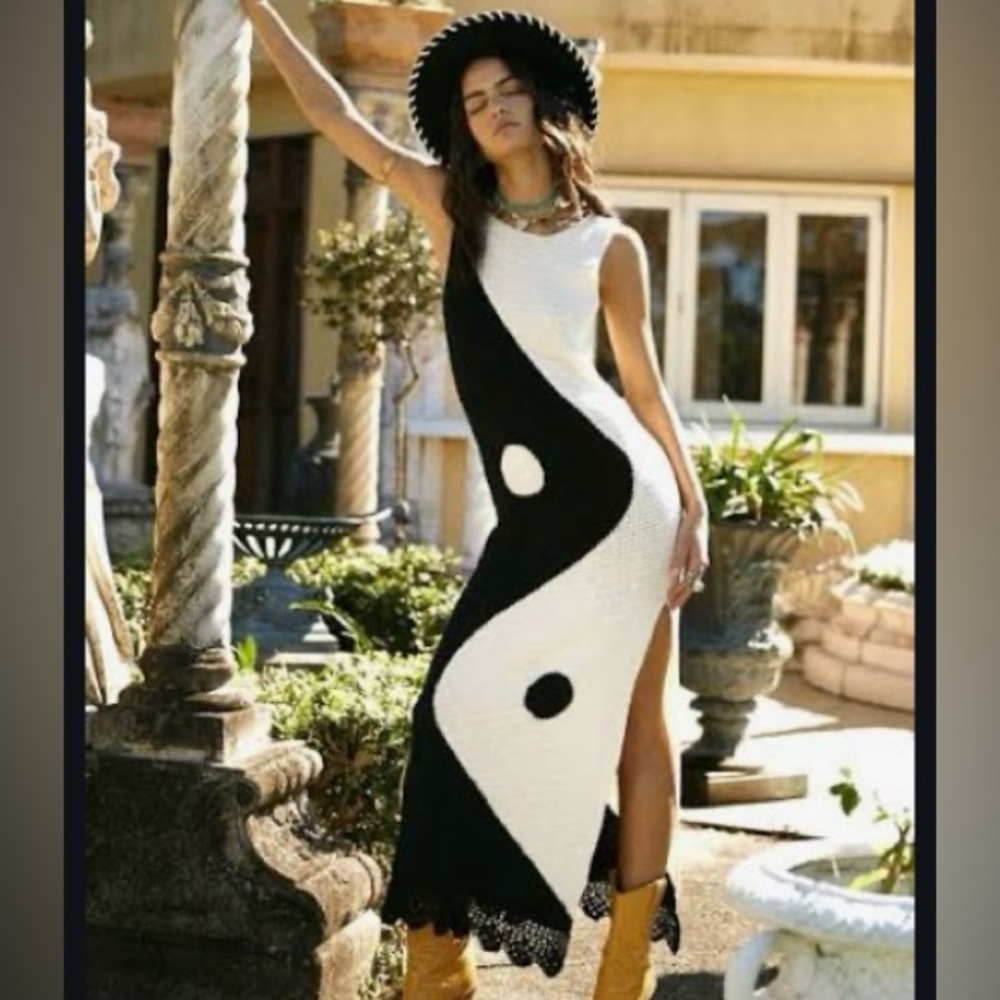 CU Yin/Yang Gown